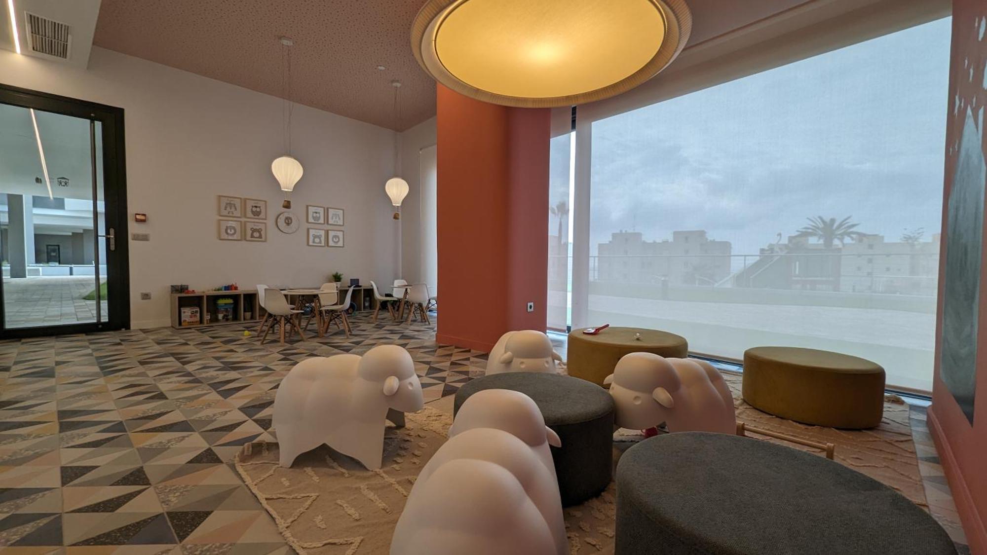 Sunset Cliffs Modern Apartment ベニドルム エクステリア 写真