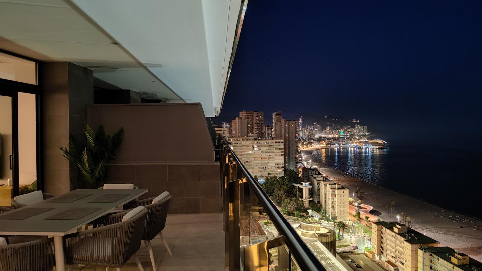 Sunset Cliffs Modern Apartment ベニドルム エクステリア 写真